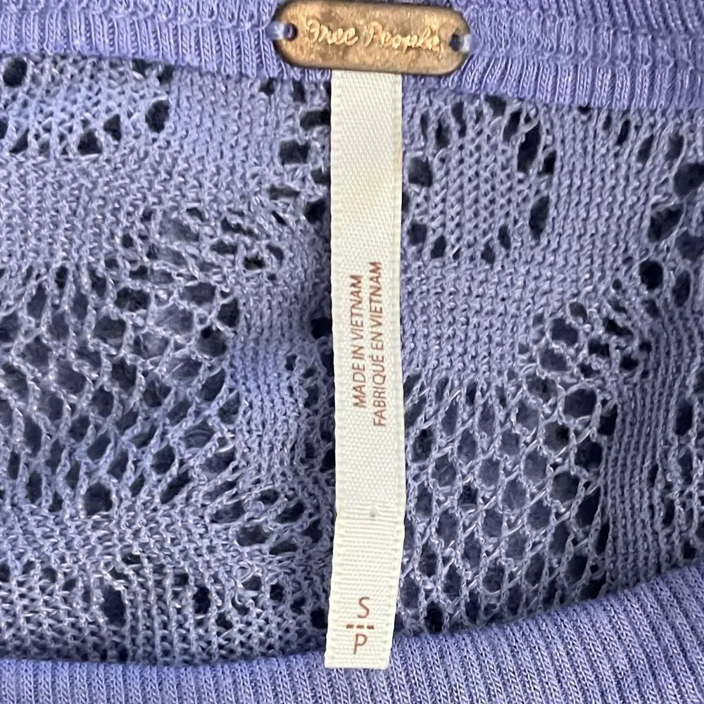 Free People Not Cold in This Lilac Lace Pullover Crew Top Size Small